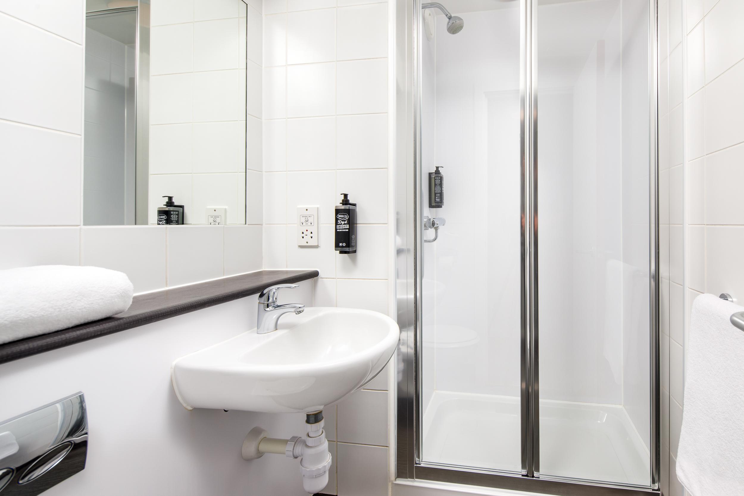 Ibis Budget London Heathrow Central Cranford Exteriér fotografie